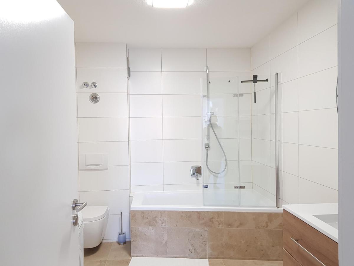 Amao-Green I 90Qm I Penthouse Maisonette Mit Rooftop I City Center I King-Size Betten Lahr/Schwarzwald Extérieur photo
